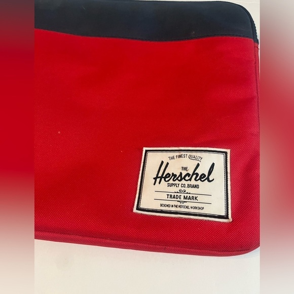 HERSCHEL Supply Co Laptop Sleeve Padded Case Bag Luxury red blue 16” - Picture 1 of 6